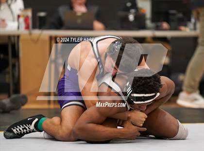 Thumbnail 3 in IHSAA Sectional 25 (Avon) photogallery.