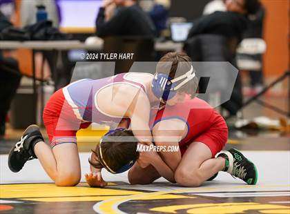 Thumbnail 1 in IHSAA Sectional 25 (Avon) photogallery.