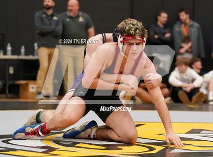 Thumbnail 3 in IHSAA Sectional 25 (Avon) photogallery.