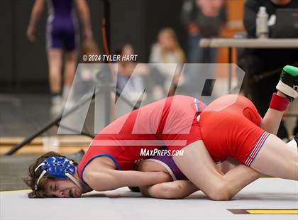 Thumbnail 3 in IHSAA Sectional 25 (Avon) photogallery.