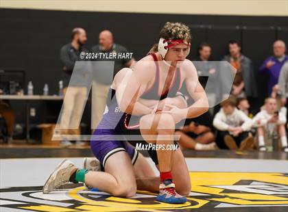 Thumbnail 2 in IHSAA Sectional 25 (Avon) photogallery.