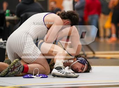 Thumbnail 2 in IHSAA Sectional 25 (Avon) photogallery.