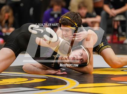 Thumbnail 2 in IHSAA Sectional 25 (Avon) photogallery.