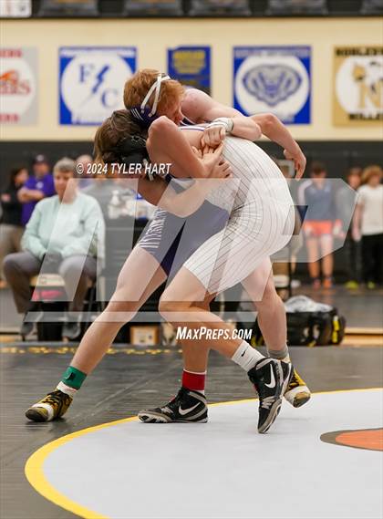 Thumbnail 2 in IHSAA Sectional 25 (Avon) photogallery.