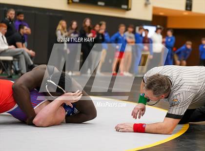 Thumbnail 2 in IHSAA Sectional 25 (Avon) photogallery.