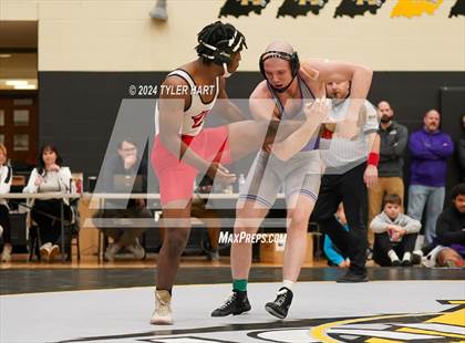 Thumbnail 3 in IHSAA Sectional 25 (Avon) photogallery.