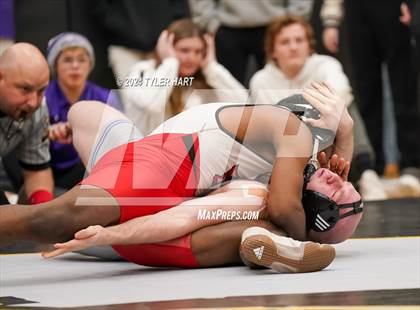 Thumbnail 2 in IHSAA Sectional 25 (Avon) photogallery.
