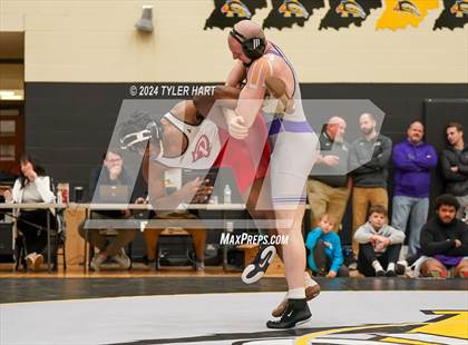 Thumbnail 1 in IHSAA Sectional 25 (Avon) photogallery.