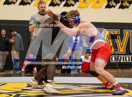 Thumbnail 2 in IHSAA Sectional 25 (Avon) photogallery.