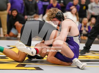 Thumbnail 1 in IHSAA Sectional 25 (Avon) photogallery.