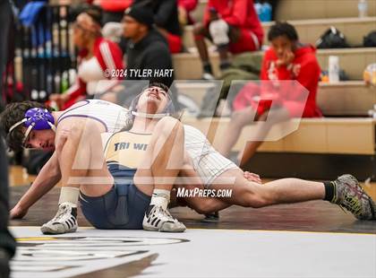 Thumbnail 1 in IHSAA Sectional 25 (Avon) photogallery.