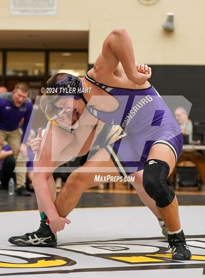 Thumbnail 2 in IHSAA Sectional 25 (Avon) photogallery.