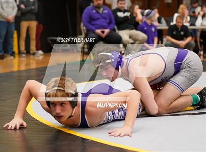 Thumbnail 3 in IHSAA Sectional 25 (Avon) photogallery.