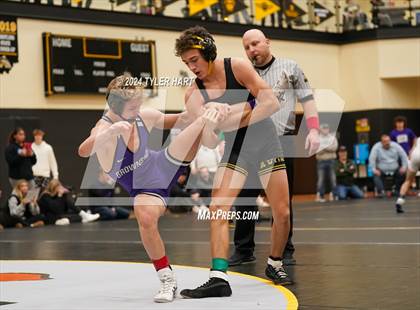 Thumbnail 2 in IHSAA Sectional 25 (Avon) photogallery.