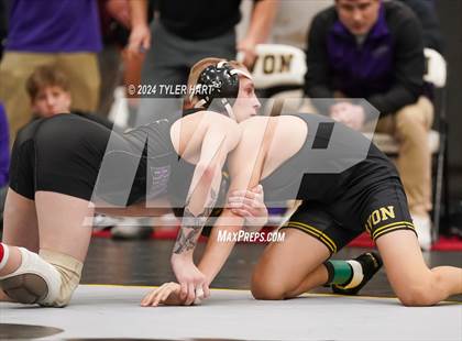 Thumbnail 3 in IHSAA Sectional 25 (Avon) photogallery.