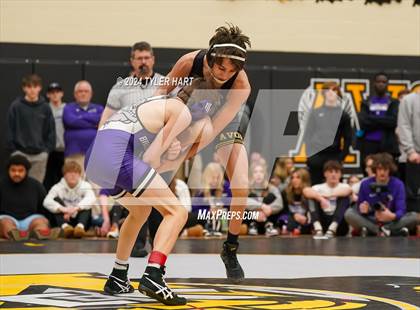Thumbnail 3 in IHSAA Sectional 25 (Avon) photogallery.