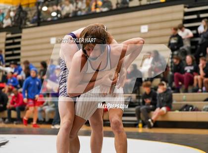 Thumbnail 1 in IHSAA Sectional 25 (Avon) photogallery.