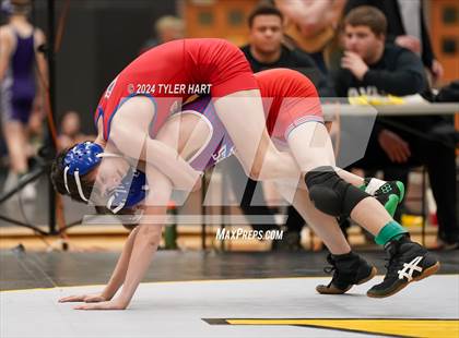 Thumbnail 1 in IHSAA Sectional 25 (Avon) photogallery.