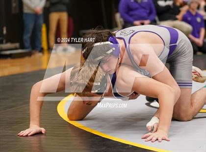 Thumbnail 2 in IHSAA Sectional 25 (Avon) photogallery.