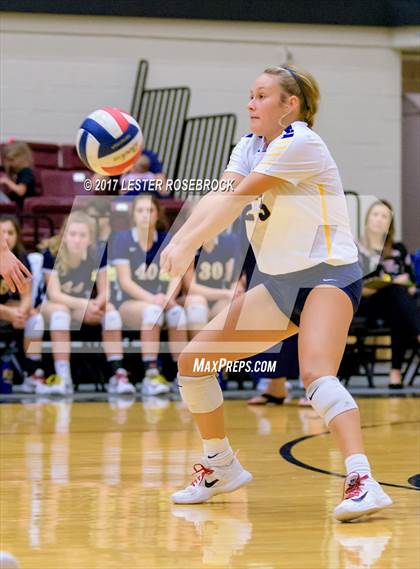 Thumbnail 1 in Poth vs. Marion (UIL 3A Area Playoff) photogallery.