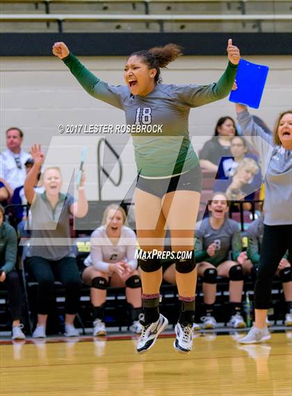 Thumbnail 1 in Poth vs. Marion (UIL 3A Area Playoff) photogallery.