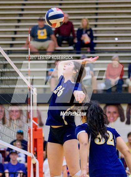 Thumbnail 1 in Poth vs. Marion (UIL 3A Area Playoff) photogallery.