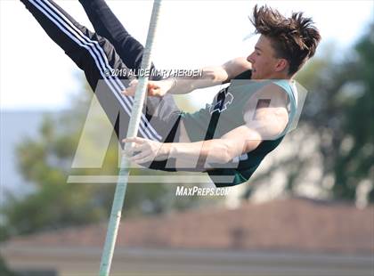 Thumbnail 2 in Hernando Kiwanis Track and Field Invitational photogallery.