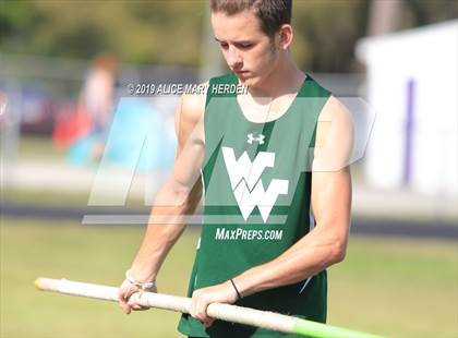 Thumbnail 2 in Hernando Kiwanis Track and Field Invitational photogallery.