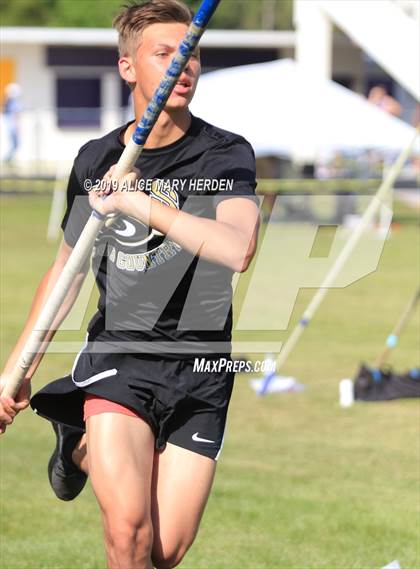 Thumbnail 2 in Hernando Kiwanis Track and Field Invitational photogallery.