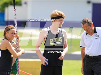 Thumbnail 2 in Hernando Kiwanis Track and Field Invitational photogallery.