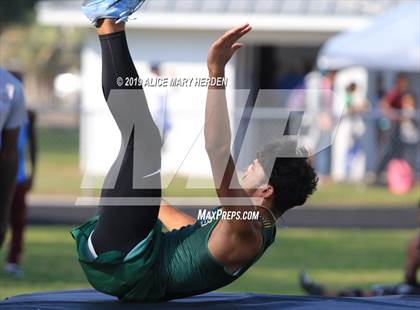 Thumbnail 2 in Hernando Kiwanis Track and Field Invitational photogallery.