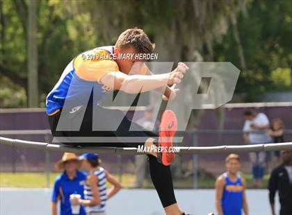 Thumbnail 1 in Hernando Kiwanis Track and Field Invitational photogallery.