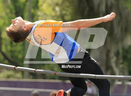 Thumbnail 2 in Hernando Kiwanis Track and Field Invitational photogallery.