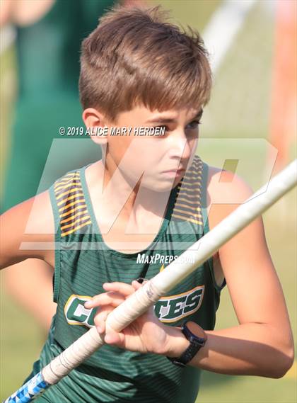 Thumbnail 1 in Hernando Kiwanis Track and Field Invitational photogallery.