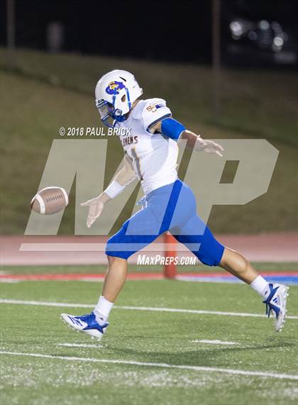 Thumbnail 1 in Westlake vs Schertz Clemens (UIL 6A D2 Region IV Bi-District Playoff) photogallery.