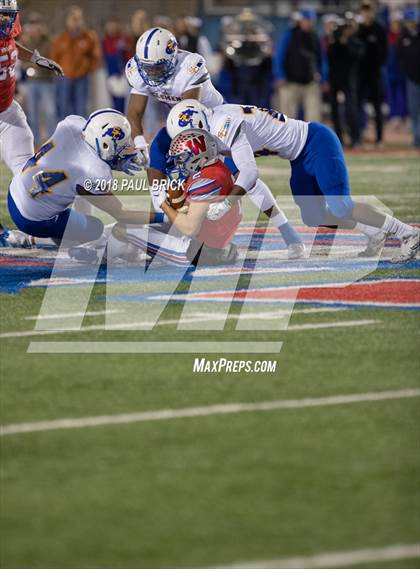 Thumbnail 1 in Westlake vs Schertz Clemens (UIL 6A D2 Region IV Bi-District Playoff) photogallery.