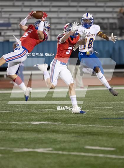 Thumbnail 1 in Westlake vs Schertz Clemens (UIL 6A D2 Region IV Bi-District Playoff) photogallery.