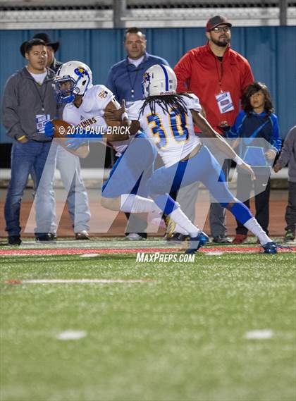 Thumbnail 1 in Westlake vs Schertz Clemens (UIL 6A D2 Region IV Bi-District Playoff) photogallery.