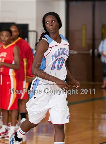 Thumbnail 2 in Yates vs Madison (McDonald's Texas Invitational) photogallery.