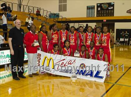 Thumbnail 1 in Yates vs Madison (McDonald's Texas Invitational) photogallery.