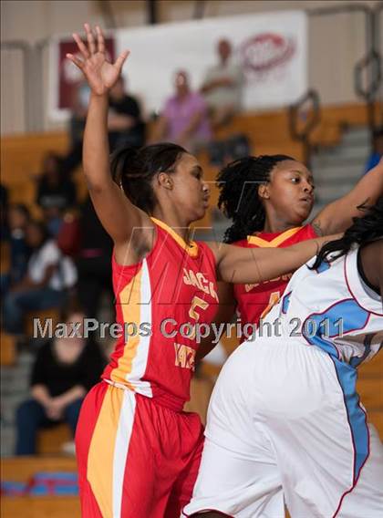 Thumbnail 1 in Yates vs Madison (McDonald's Texas Invitational) photogallery.
