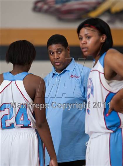 Thumbnail 2 in Yates vs Madison (McDonald's Texas Invitational) photogallery.