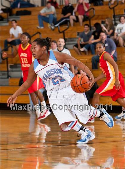 Thumbnail 2 in Yates vs Madison (McDonald's Texas Invitational) photogallery.