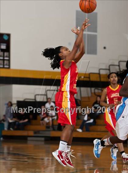 Thumbnail 3 in Yates vs Madison (McDonald's Texas Invitational) photogallery.