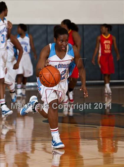 Thumbnail 1 in Yates vs Madison (McDonald's Texas Invitational) photogallery.
