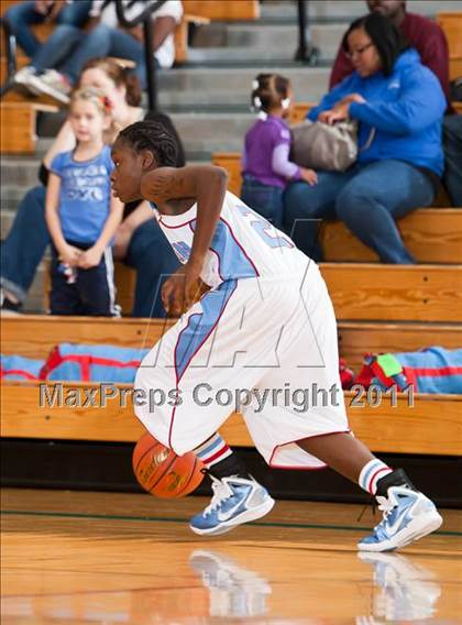 Thumbnail 1 in Yates vs Madison (McDonald's Texas Invitational) photogallery.