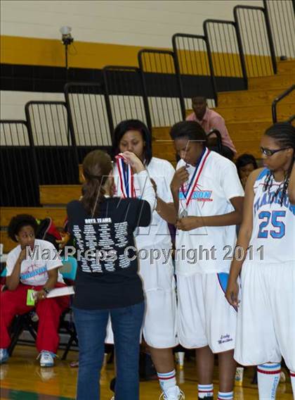 Thumbnail 3 in Yates vs Madison (McDonald's Texas Invitational) photogallery.