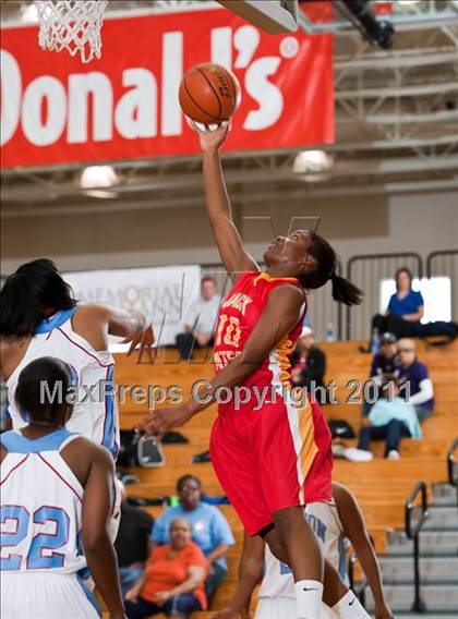 Thumbnail 3 in Yates vs Madison (McDonald's Texas Invitational) photogallery.