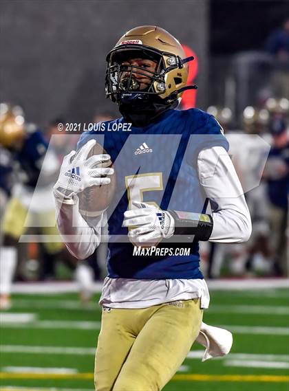 Thumbnail 2 in Central Catholic @ Mater Dei Catholic (CIF State DIV 2AA Championship) photogallery.