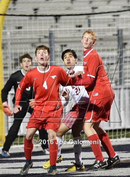 Thumbnail 1 in Lee [Robert E.] vs Memorial (Smithson Valley Tournament) photogallery.